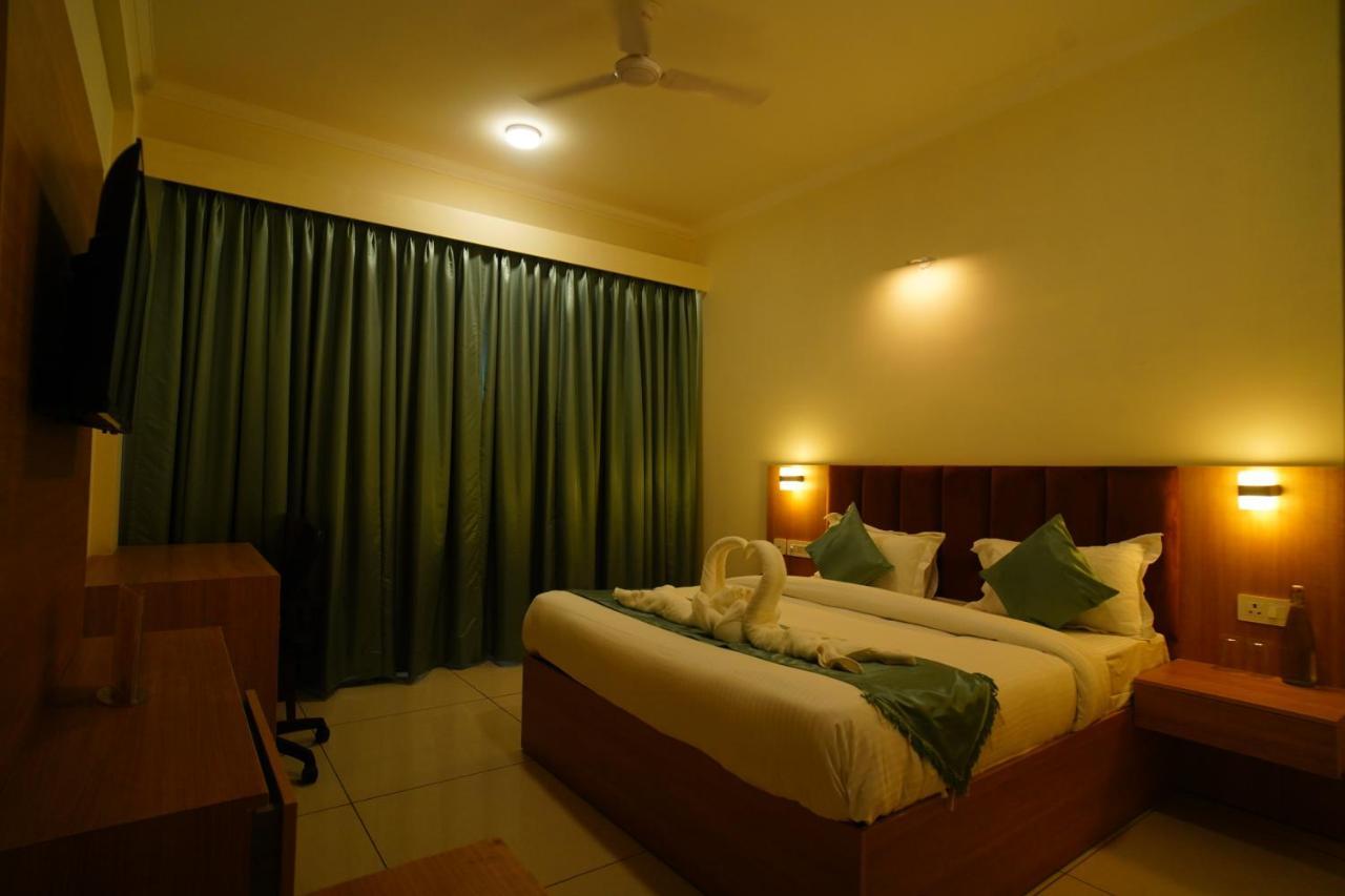 Hotel Rr Galaxy Gurgaon Exterior foto
