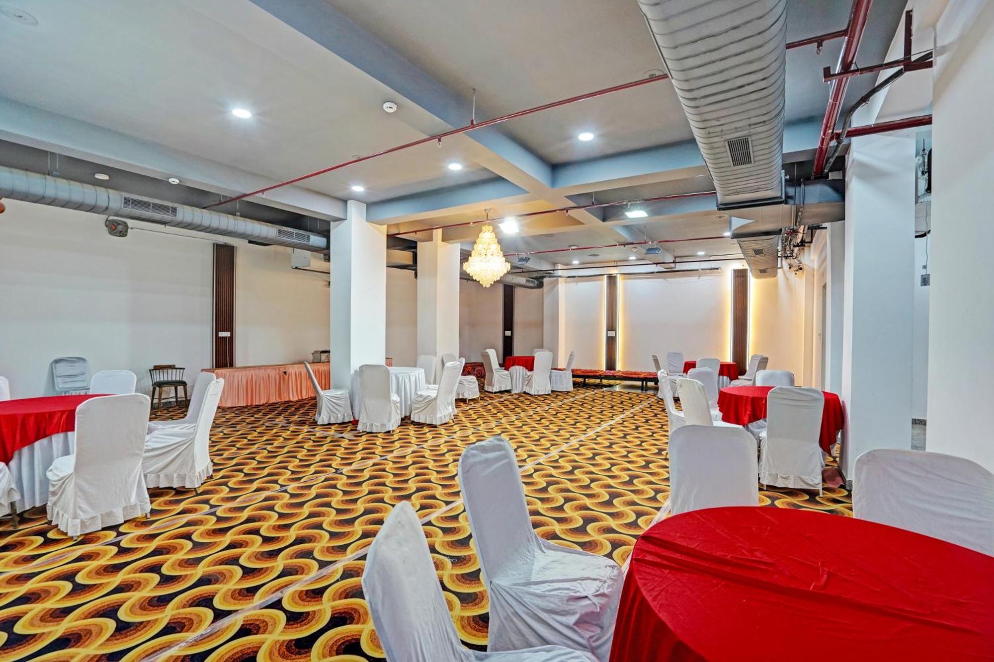 Hotel Rr Galaxy Gurgaon Exterior foto
