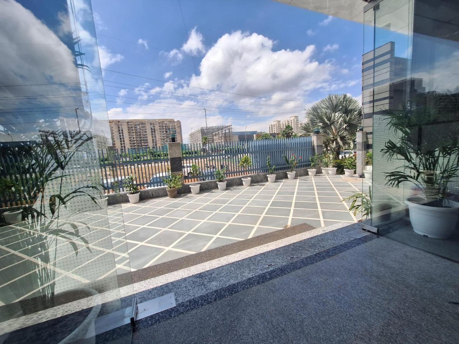 Hotel Rr Galaxy Gurgaon Exterior foto